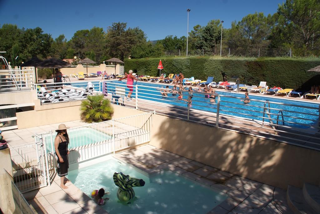 Camping Le Parc Saint-Paul-en-Forêt Εξωτερικό φωτογραφία