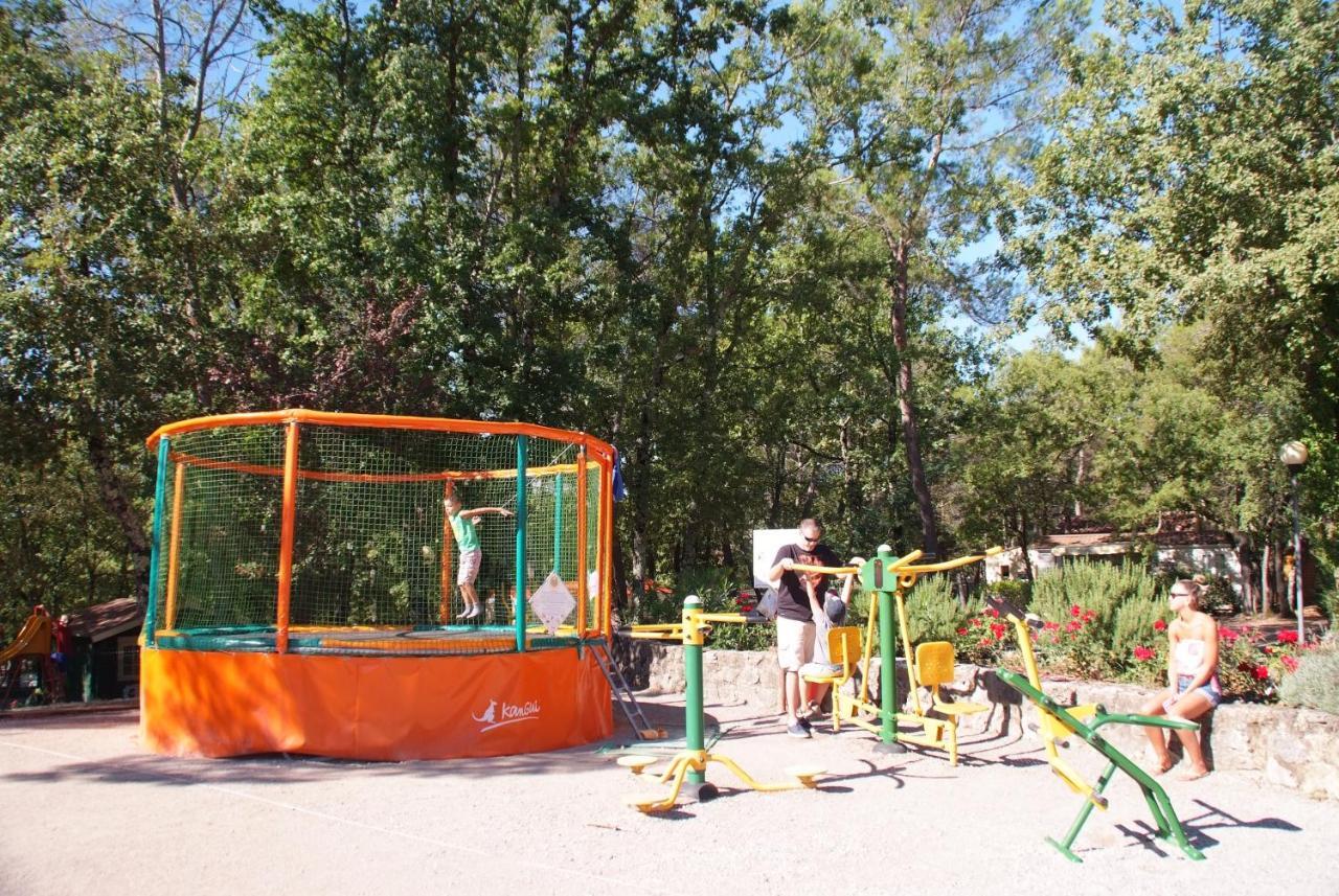 Camping Le Parc Saint-Paul-en-Forêt Εξωτερικό φωτογραφία
