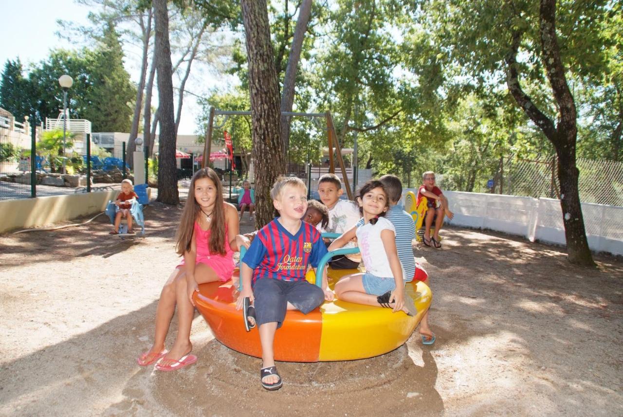Camping Le Parc Saint-Paul-en-Forêt Εξωτερικό φωτογραφία